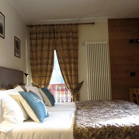 Astoria فندق كورمايور